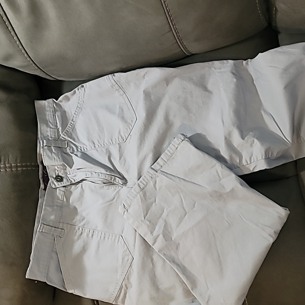 Gloria Vanderbilt Capri